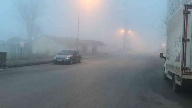 Uzunköprü’de Yoğun Sis Etkili Oluyor