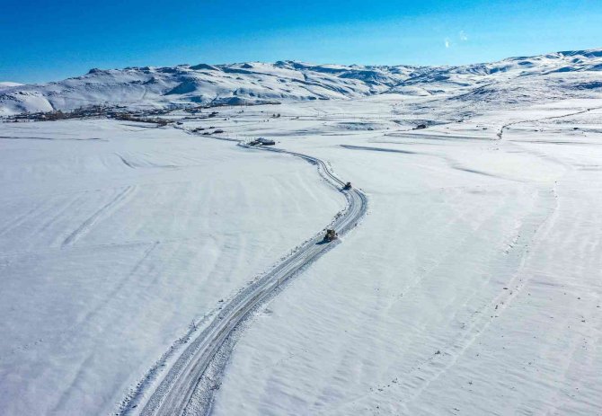 Kırsalda Karla Mücadele Aralıksız Sürüyor