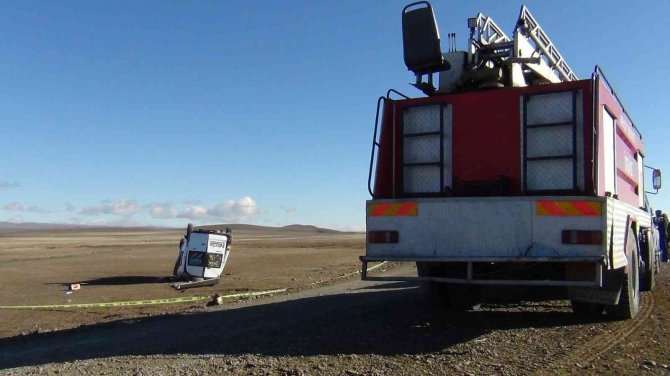 Kars’ta Öğrenci Servisi Takla Attı: 1 Ölü, 14 Yaralı
