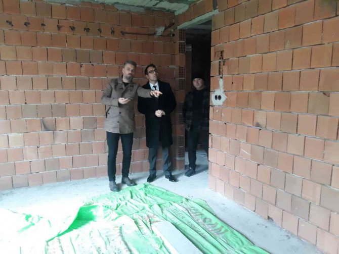 Kaymakam Yılmaz, Gençlik Ve Spor Merkezi İnşaatını İnceledi