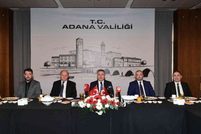Adana Valisi Elban: “Gazeteciler Zor Şartlarda Doğru Bilgiyi Vermek İçin Mücadele Ediyor”