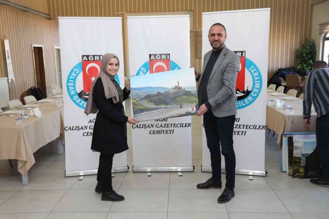 Gazeteciler Kahvaltıda Buluştu