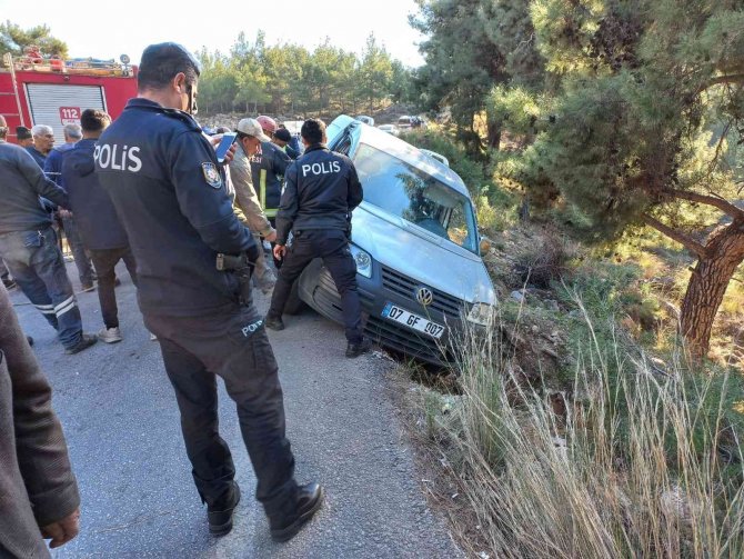 Şarampole Düşen Araca ’Örümcek Ağlı’ Önlem