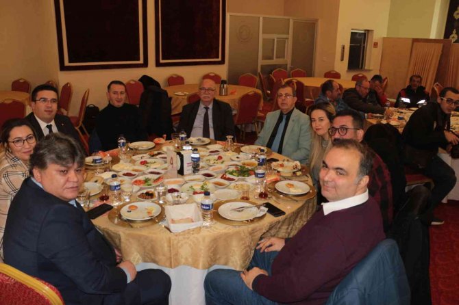Balıkesir’de Gazeteciliğin Görünmez Kahramanları Onurlandırıldı