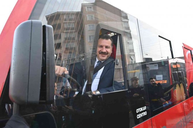 Balıkesir’de Ulaşımda Yüzde 75’lik İndirim Öğrencinin Yüzünü Güldürdü