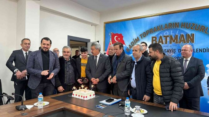 Batman İ̇l Emniyet Müdürü Köroğlu Kıraç: "Terörden Kaçan 12 Kişi Ailelerine Teslim Edildi”