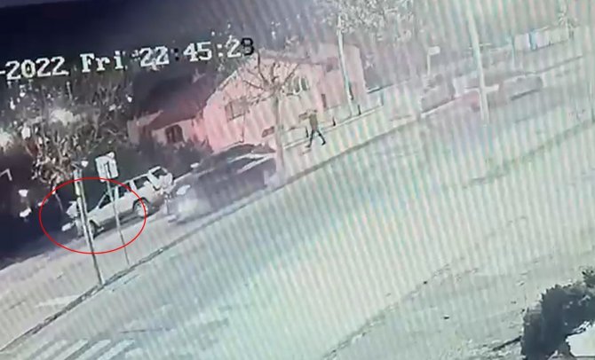 Beylikdüzü’nde Hırsızlık Şüphelisini Tekme Tokat Döven Site Sakinleri Kamerada