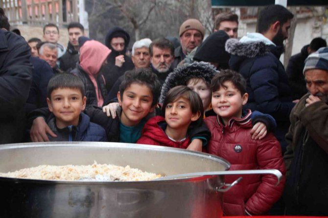 Bilecik’te Eski Ülkü Ocakları Genel Başkanı Sinan Ateş İçin Mevlit Düzenlendi