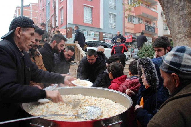 Bilecik’te Eski Ülkü Ocakları Genel Başkanı Sinan Ateş İçin Mevlit Düzenlendi