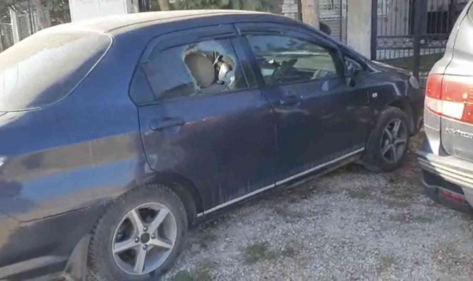 Bursa’da 3 Aracın Camlarını Kırarak Soydular