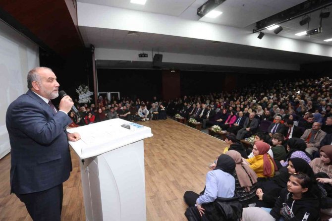 Canik’te Nurullah Genç Konferansı