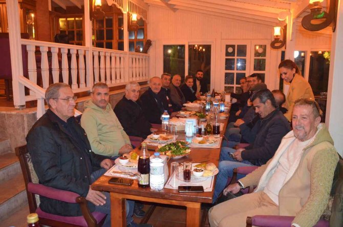 Didim Belediye Başkanı Atabay Gazetecileri Yemekte Ağırladı