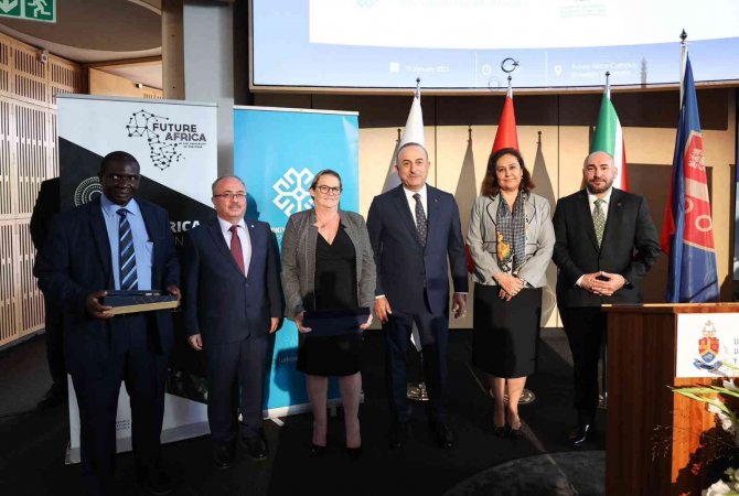 Bakan Çavuşoğlu: "Biz, Dünya Beşten Büyük Derken Herkes İçin Eşitlik Çağrısında Bulunuyoruz"