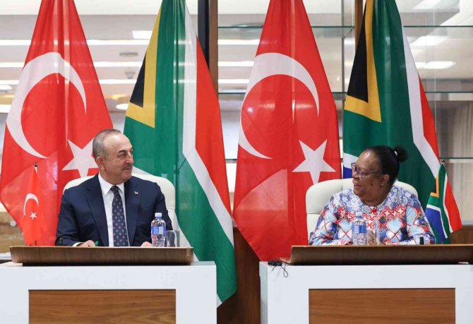 Bakan Çavuşoğlu: "(Rusya-ukrayna) Biz Savaşın Müzakere Masasında Sona Ereceğine İnanıyoruz"