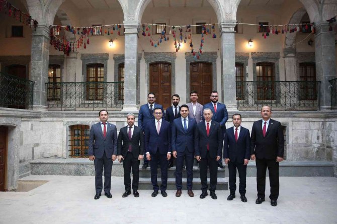 Ytb Başkanı Eren : “Irak’taki Tüm Unsurlardan Türkiye Burslarına Başvuruları Bekliyoruz”