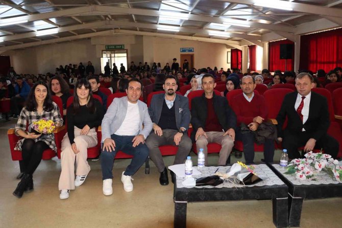 Karacasulu Öğrenciler İçin Dersler Dijitale Taşındı