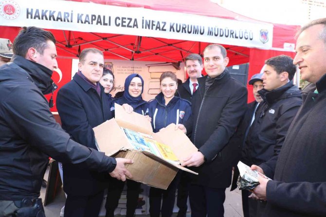 Vali Akbıyık’tan Ceza İnfaz Kurumuna Kitap Bağışı