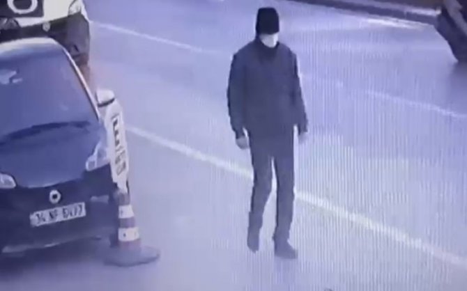 Şişli’de Gasp Girişimi Kameraya Yansıdı: Üstünü Değiştiren Gaspçıyı Montu Ele Verdi