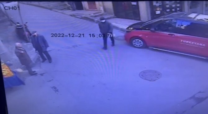 Şişli’de Gasp Girişimi Kameraya Yansıdı: Üstünü Değiştiren Gaspçıyı Montu Ele Verdi