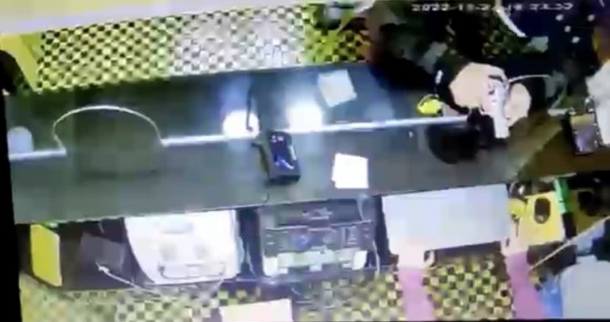 Şişli’de Gasp Girişimi Kameraya Yansıdı: Üstünü Değiştiren Gaspçıyı Montu Ele Verdi