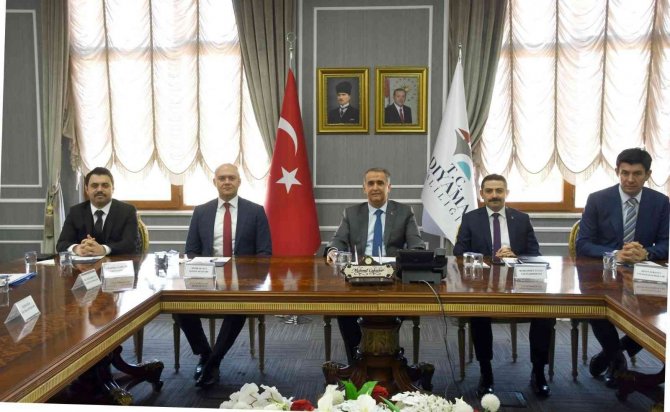 Kaymakamlar, Vali Mahmut Çuhadar Başkanlığında Toplandı