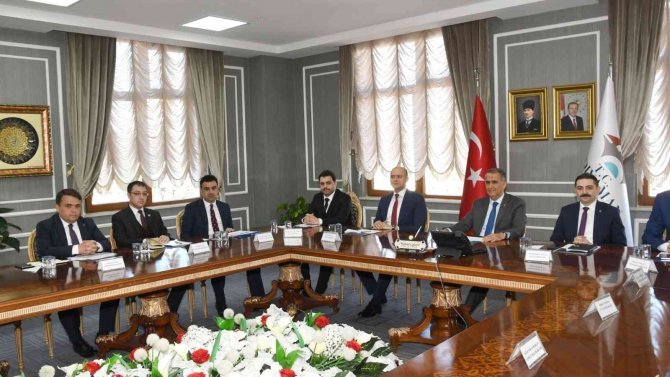Kaymakamlar, Vali Mahmut Çuhadar Başkanlığında Toplandı