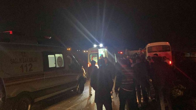 Tekirdağ’da İşçi Servisiyle Kamyonet Kafa Kafaya Çarpıştı: 1 Ölü, 20 Yaralı