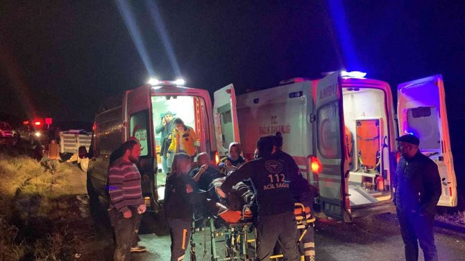 Tekirdağ’da İşçi Servisiyle Kamyonet Kafa Kafaya Çarpıştı: 1 Ölü, 20 Yaralı