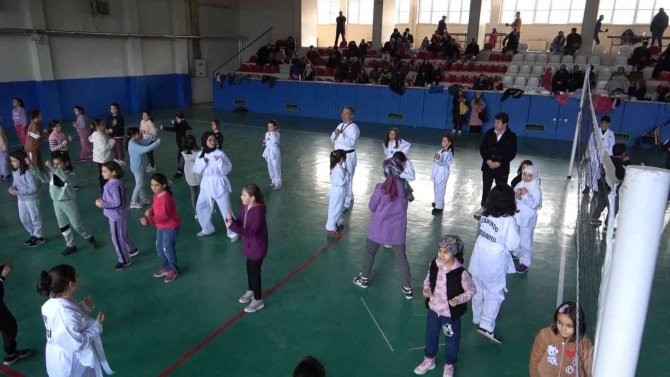 İ̇spir Belediyesi Spor Kulübünde Tekvando Heyecanı