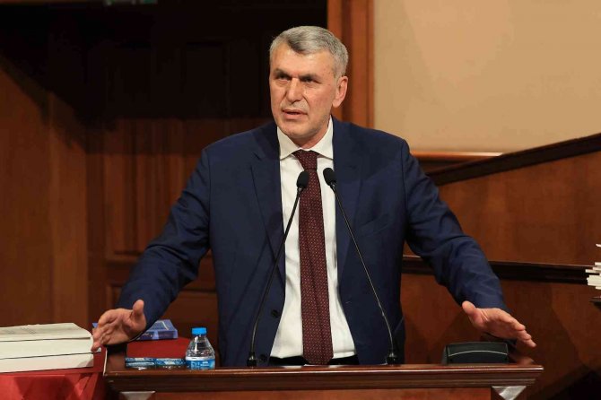 İ̇bb Meclisi’nde İ̇bb’ye “Kırmızı Kart”