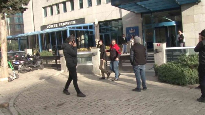 Onlarca Kişiyi Dolandıran Emlak Şirketinin Kadıköy’deki Ofisine Polis Baskını