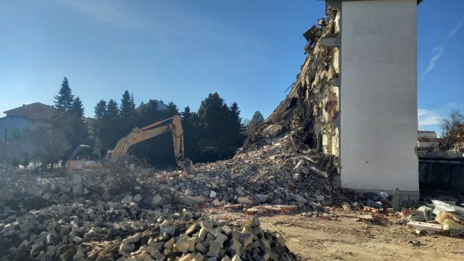 40 Yıldır Hizmet Veren Hükümet Konağı Böyle Yıkıldı