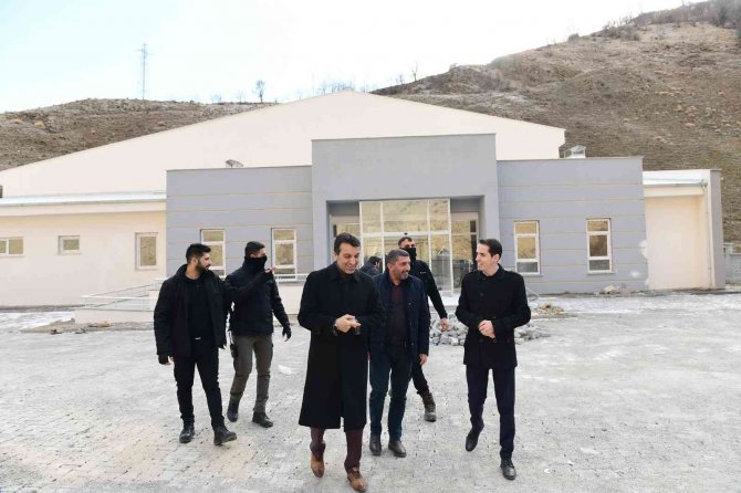 Kaymakam Sakarya Ve Başkan Şeylan Yapımı Devam Eden Çalışmaları Yerinde İnceledi