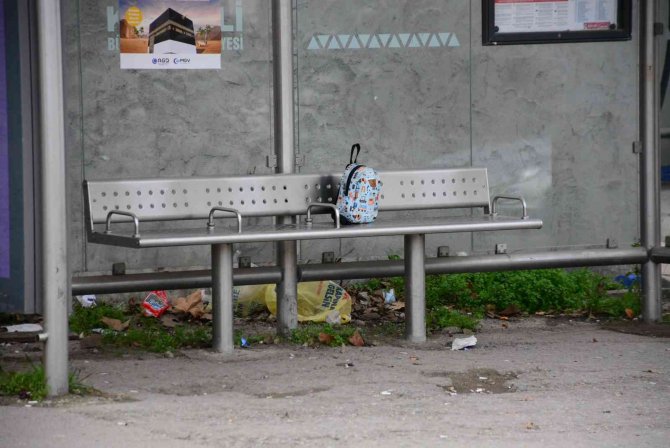 Şüpheli Çanta Trafiği Durdurdu