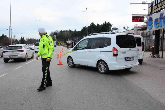 Şüpheli Çanta Trafiği Durdurdu