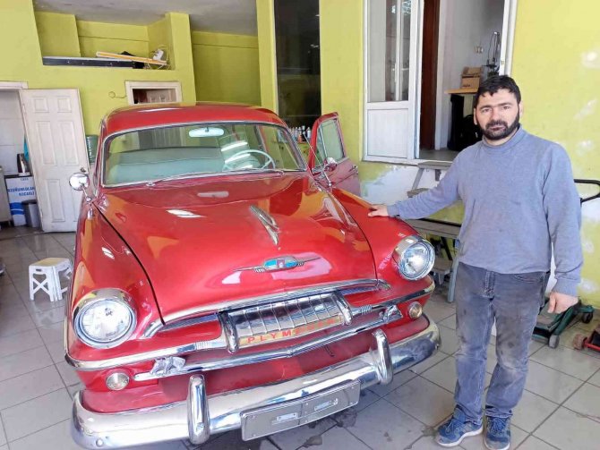 Tarihe Gömülmüş Araçları Özenle Topluyor