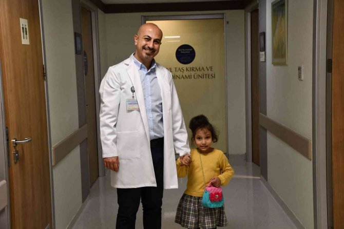 Libyalı 5 Yaşındaki Malk Mesane Pili Tedavisiyle Türkiye’de Şifa Buldu