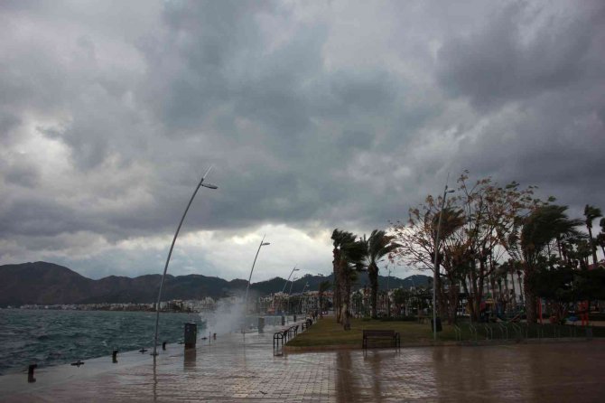 Marmaris’te Fırtına Bekleniyor