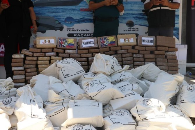 Mersin’de 5 Bin 878 Operasyonda, 1 Ton 25 Kilogram Uyuşturucu Ele Geçirildi