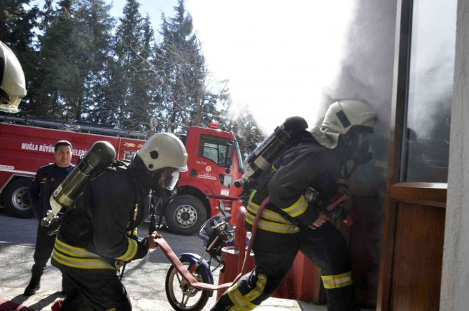 Büyükşehir İ̇tfaiyesi’nden 277 Bin Kişiye Eğitim
