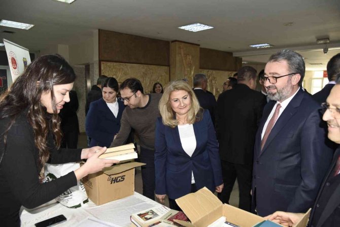 Nazilli’de ‘Kitap İ̇yileştirir’ Kampanyası