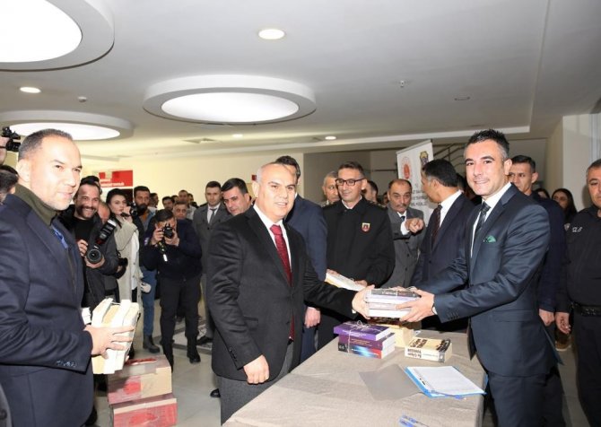 Cezaevleri İçin Kitap Bağış Kampanyası Başladı