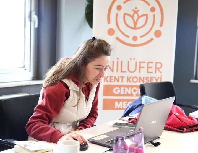 Gençlere Kucak Açan Merkeze Büyük İlgi