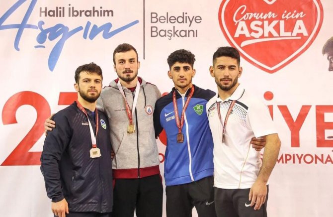 Büyükşehir Sporcuları Minderde Önemli Başarılar Elde Etti