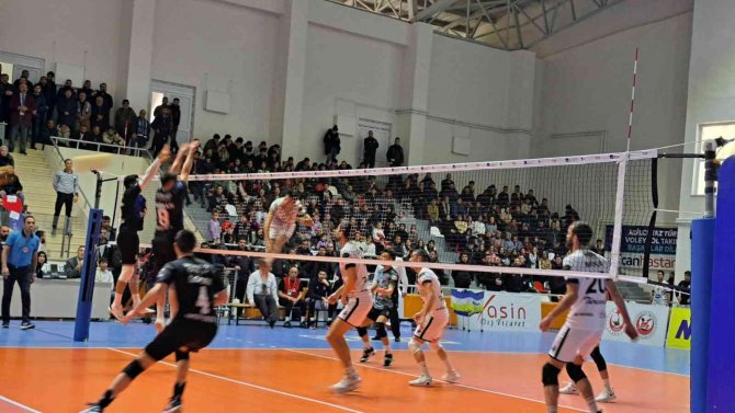 Efeler Ligi 14. Hafta: Türşad: 3 - Hatay Büyükşehir Belediye: 1