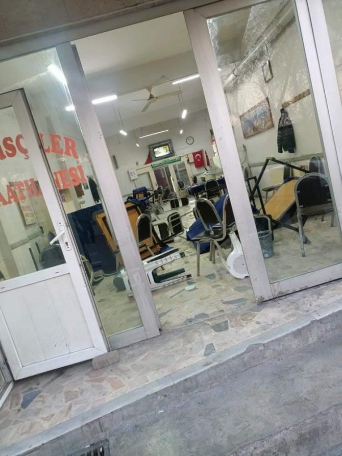 Silivri’de Madde Bağımlısı Şahıs Caddeyi Birbirine Kattı