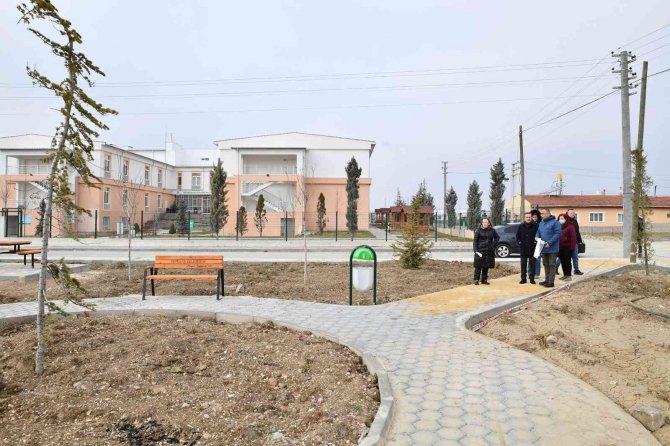 Başkan Ataç Yapımı Süren Parkları İnceledi