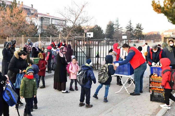 Tepebaşı’nın Beslenme Desteği 23 Okulda 9 Bin 90 Öğrenciye Ulaştı