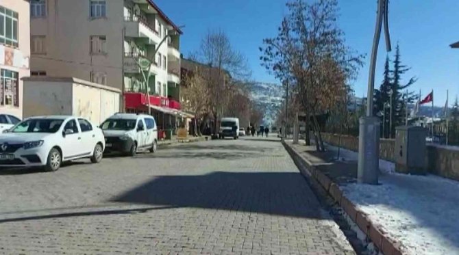 Hozat’ta Kuduz Karantinası: Sokak Hayvanları Aşılanıyor