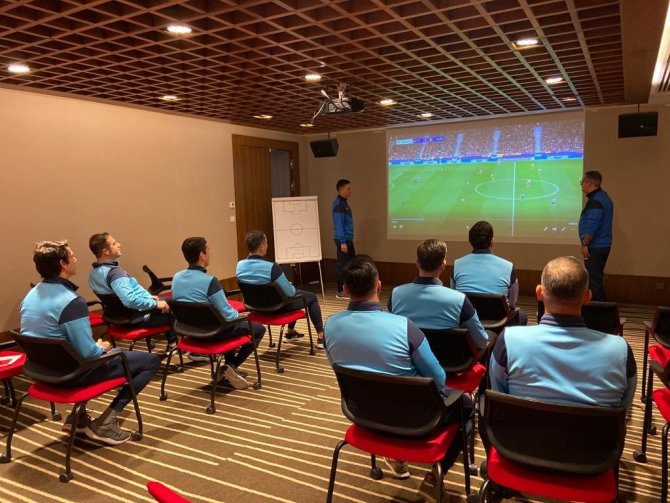 Pawel Gil’in Ocak Ayı Var Kadrosu Eğitimi Gerçekleşti